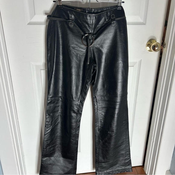 Danier Black lambskin Leather Pants. Silver ring belt. Ivory stitching vintage - Picture 3 of 12